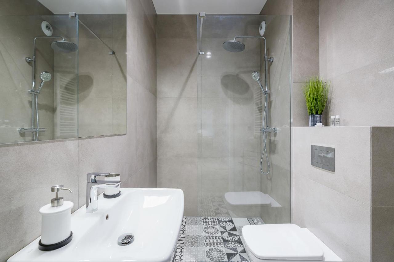 Apartments Poznan Fabryczna By Renters ภายนอก รูปภาพ